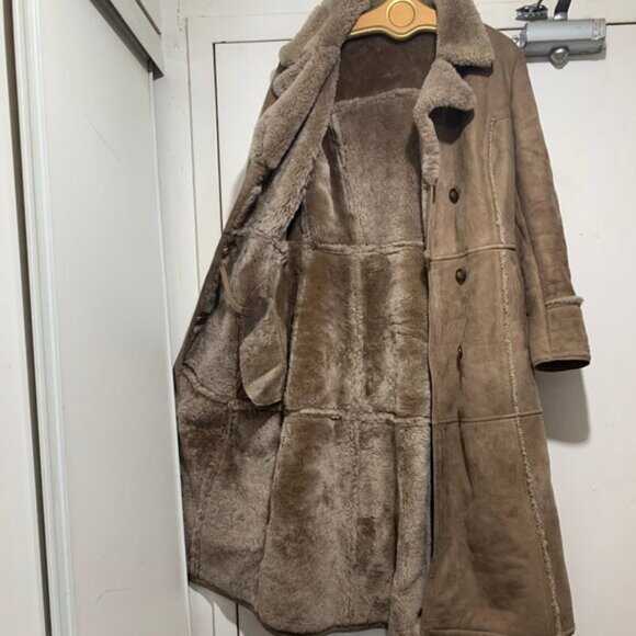 VINTAGE MONTREAL LEATHER GARMENT BELTED SHEARLING SHEEPSKIN COAT SIZE 14 - Picture 6 of 11